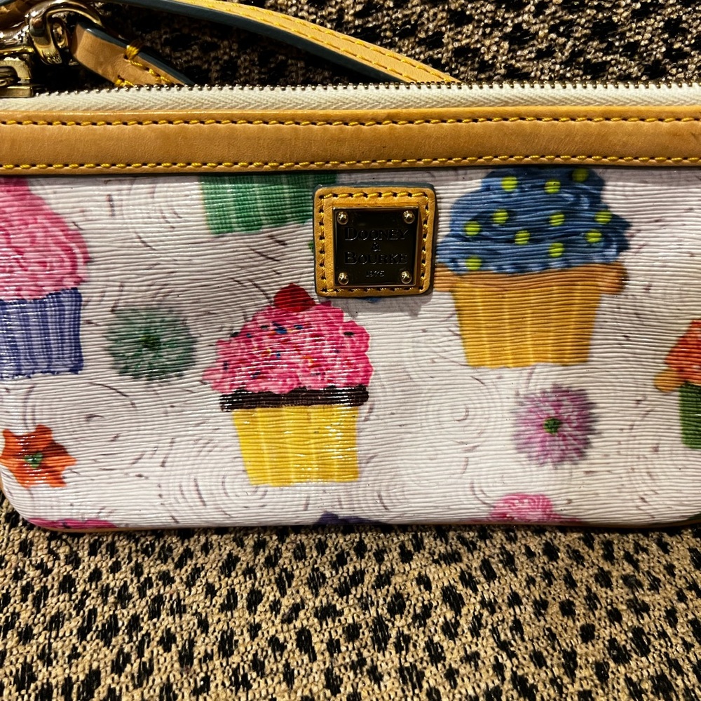 Dooney & Bourke wristlet purse